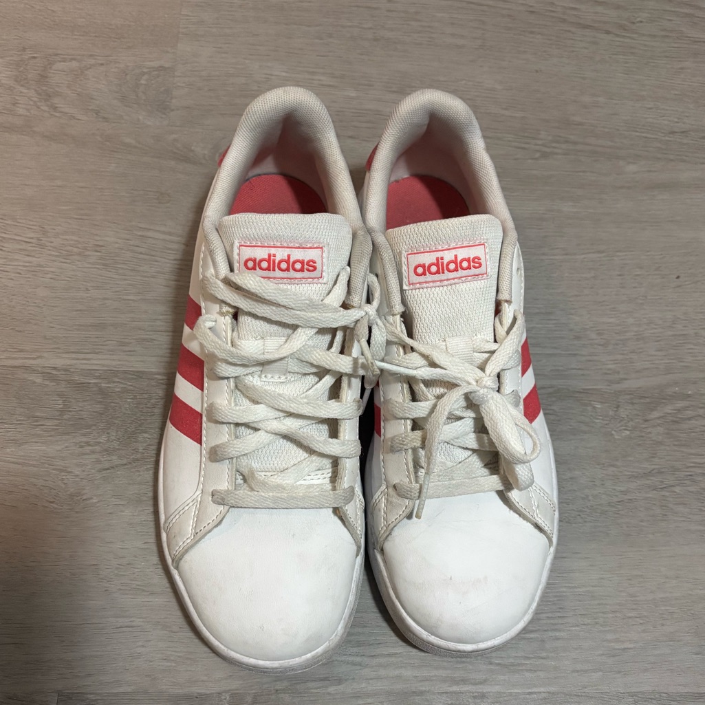 Adidas Shoes | Adidas Court K White Sneakers With Pink Glitter Stripes Kids Size 4.5 | Color: Pink/White | Size: 4.5bb