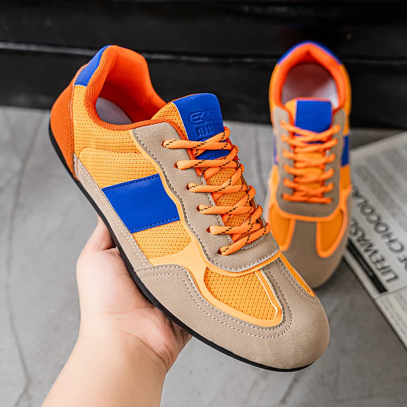 Herrenschuhe, lässiger Sneaker, leichte deutsche Trainerschuhe, flache Wanderschuhe, männliche Studenten, niedrige Sportschuhe, Herren-Sneaker