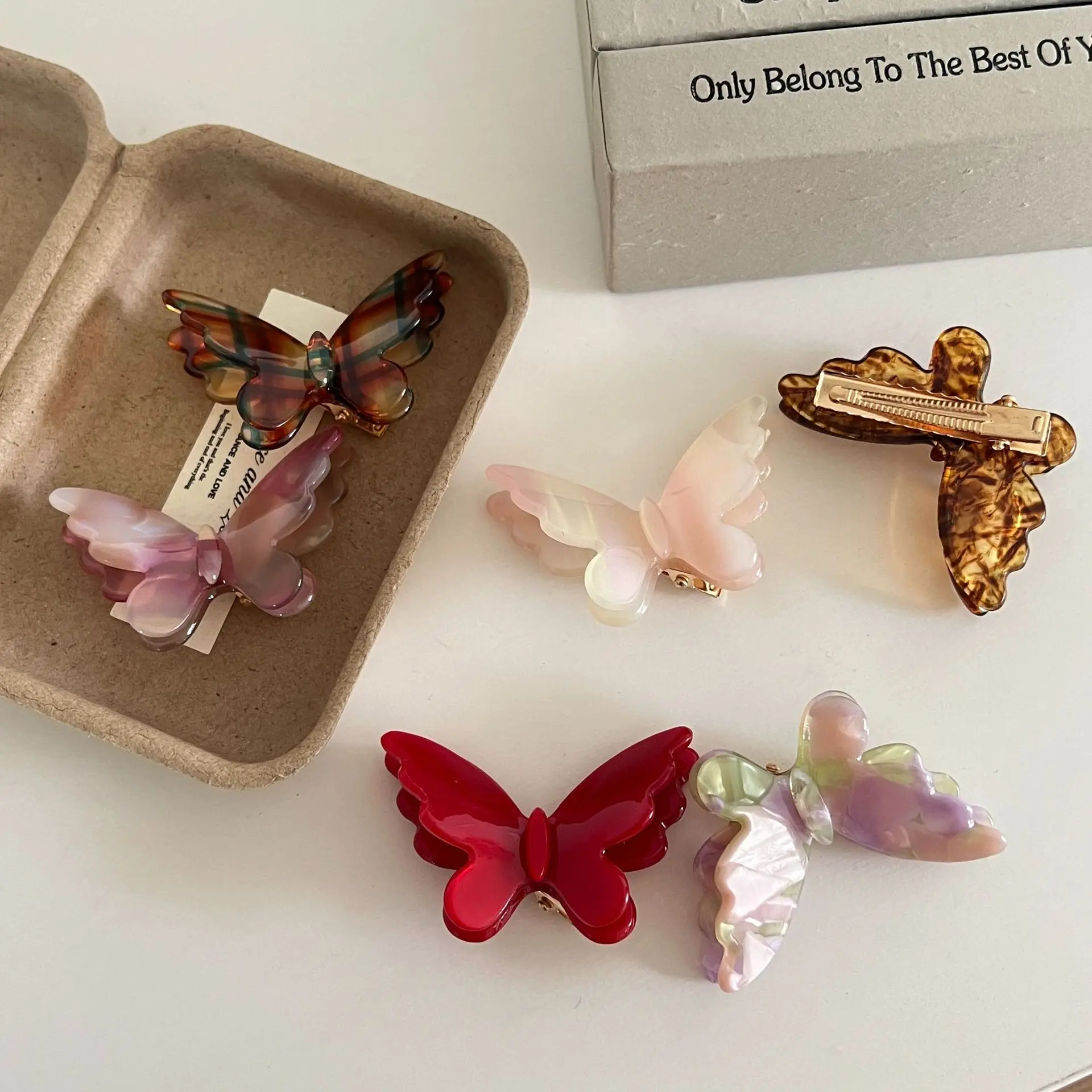 1 Stück Neue Essigsäure-Haarspange Schmetterlings-Haarklammer Dreidimensionale Süße und Vielseitige Pony-Clip Kantenklammer Elegante Haarspange Image