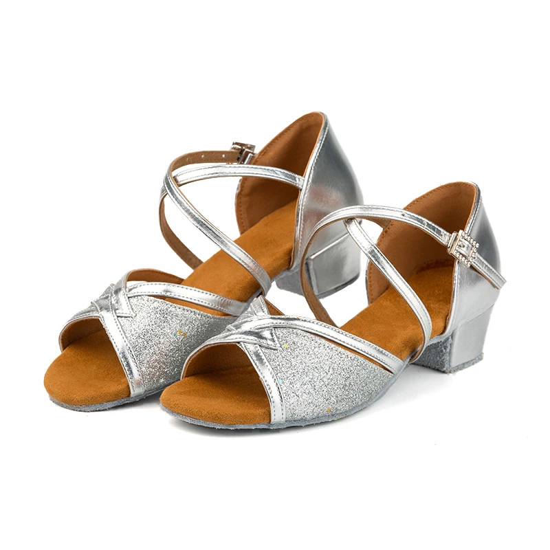 Heißer Verkauf professionelle Kinder Latin Dance Schuhe Mädchen weiße Tanzschuhe weiche Sohle niedrigen Absatz Damen Latin Dance Schuhe