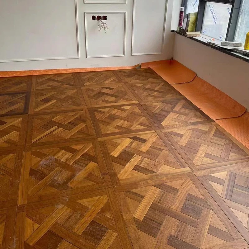 Versailles-Boden aus Teakholz, Parkettboden, 600 x 600, quadratische Villa, hochwertiger Parkettboden, Teakholz-Parkett Image