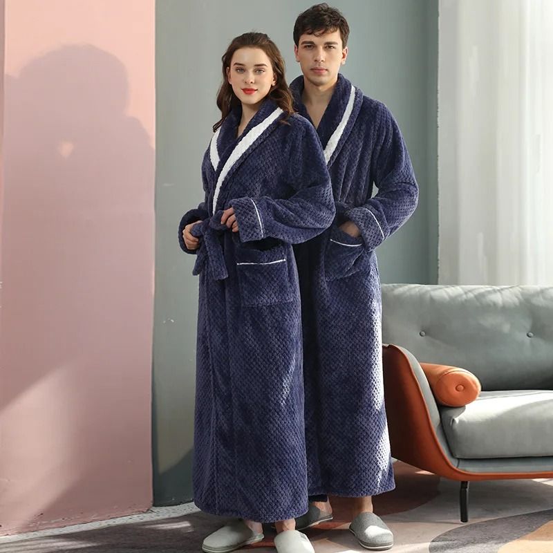 Winter Lovers Thick Flannel Couple Long Bathrobe Set red l