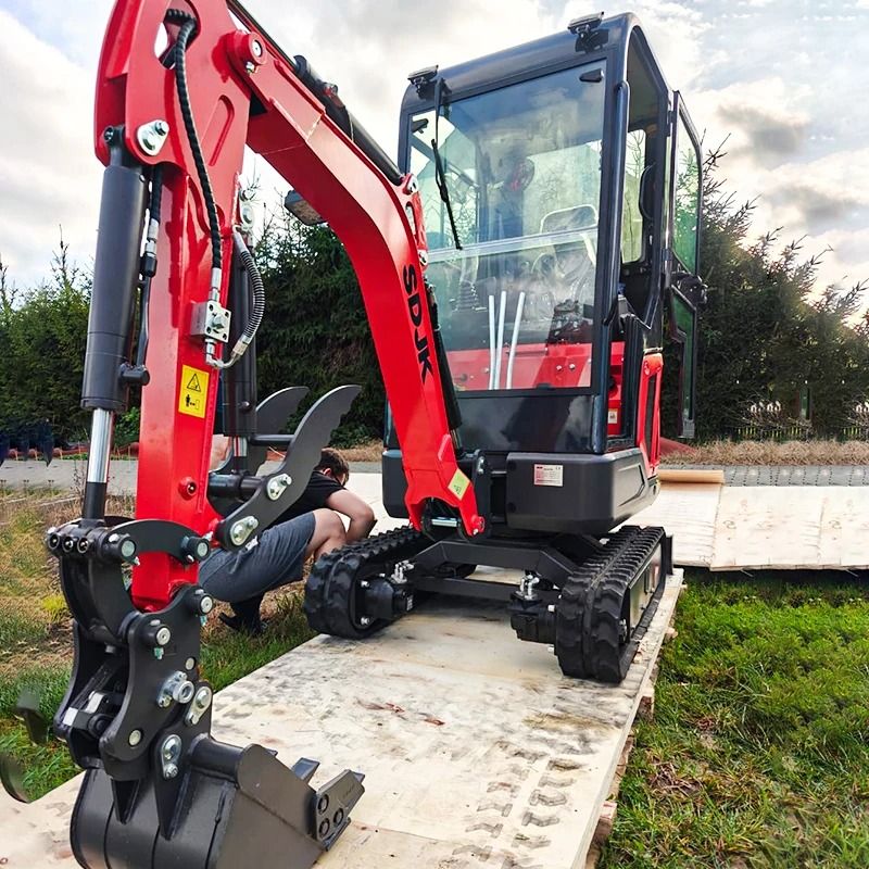 Professional Mini Track Excavator Multifunctional Enclosed Crawler For Garden & Agriculture jkw 1.6 Ton Excavator