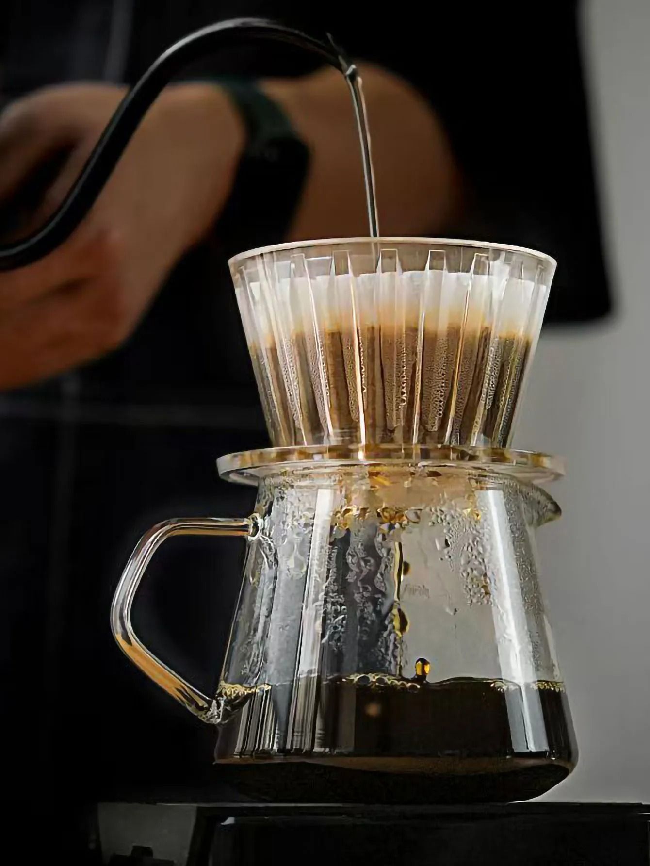 Crystal Eye Wave Coffee Dripper Flat Bottom Pour Over Filter Cup For Enhanced Uniformity black