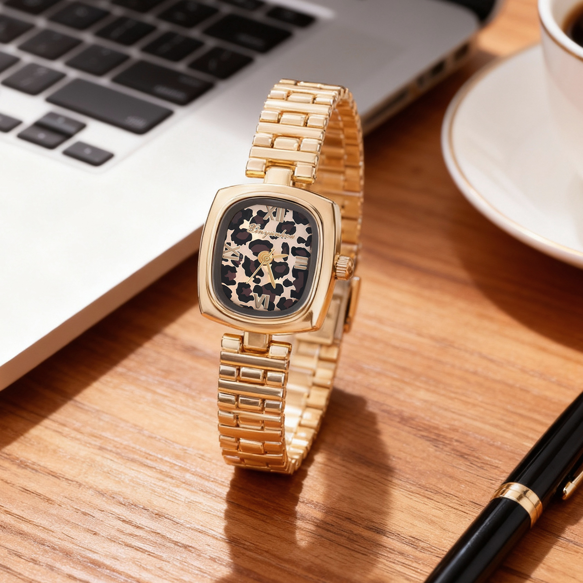 Fashionable Leopard Print Dial Quartz Watch For Women Perfect For Daily Wear, Anniversaries & Christmas Gifts gold