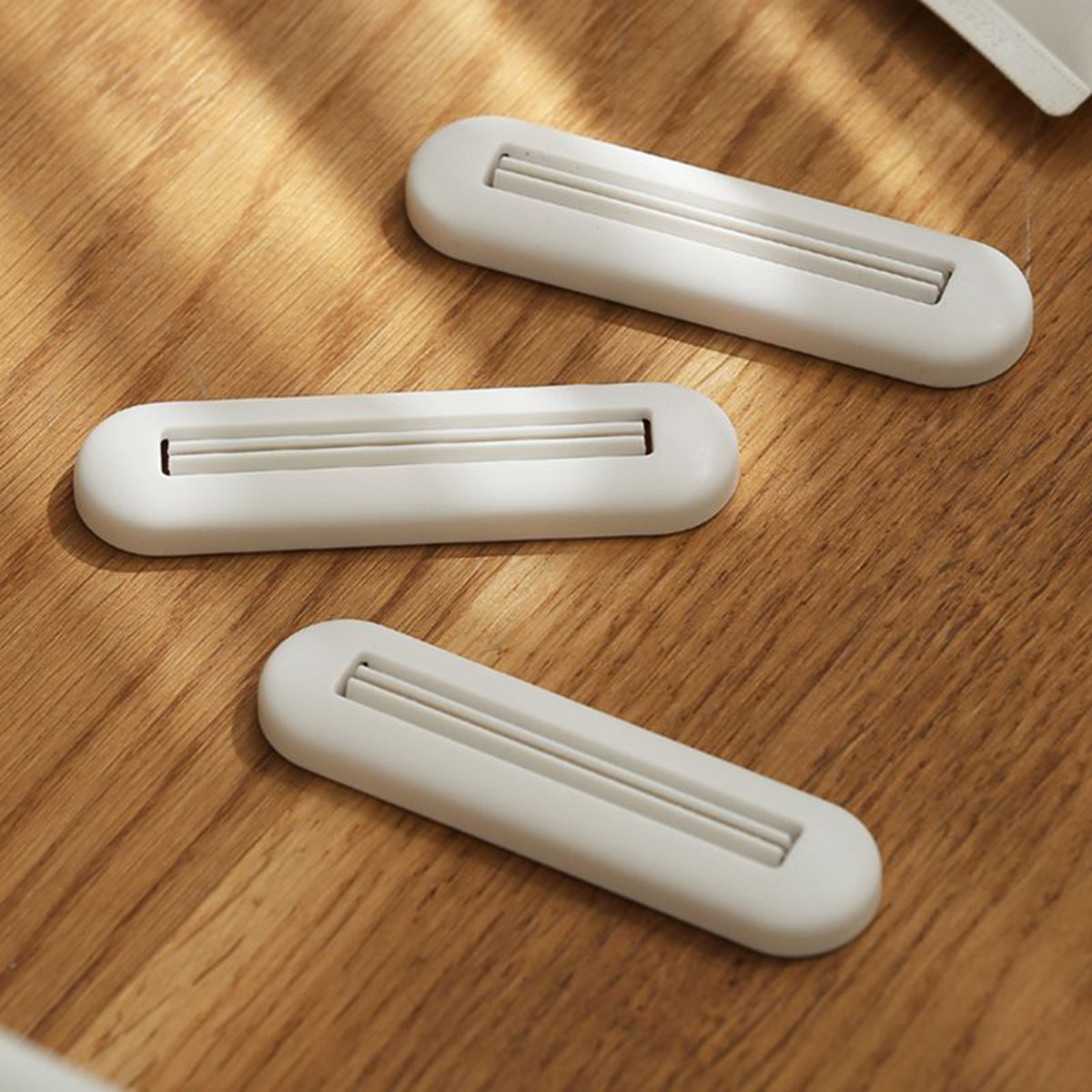 Household Manual Toothpaste Rolling Squeezer Clip For Facial Cleanser Hand Cream 2pcs