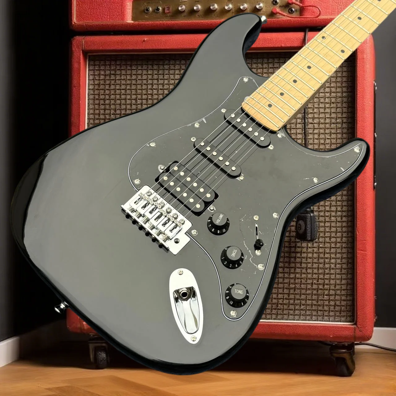 Graue STS Fortune E-Gitarre mit Paulownia-Holzkorpus und Ahorn-Griffbrett, Feststehende Brücke, Neujahrsgeschenk, Kostenlose Lieferung Image