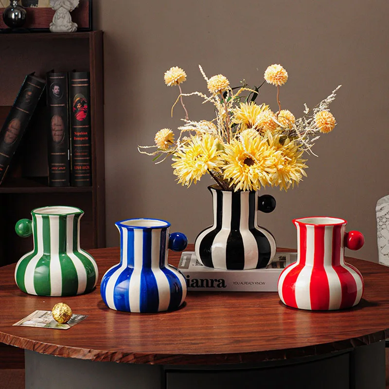 Vintage Keramik-Vase mit Streifen, Tischdekoration für Wohnzimmer und Esstisch, Nordischer Stil Festtagsvase Image