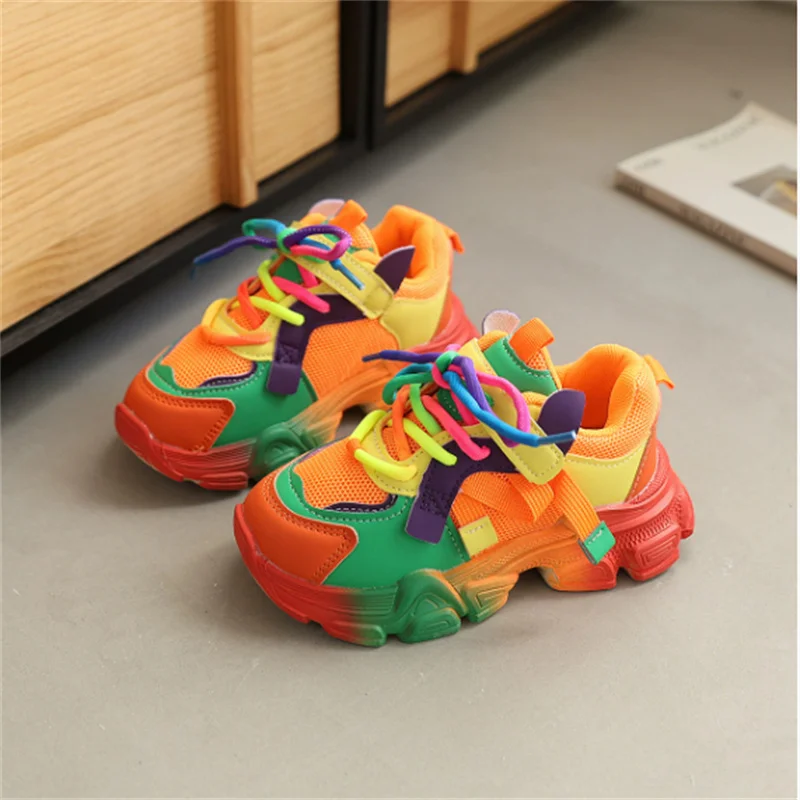 2026 neue Frühjahr Kinder Schuhe Bunte Mode Atmungsaktive Kinder Outdoor Tennis Weiche Sohle Sport Schuhe Mode Mädchen Jungen Turnschuhe Image