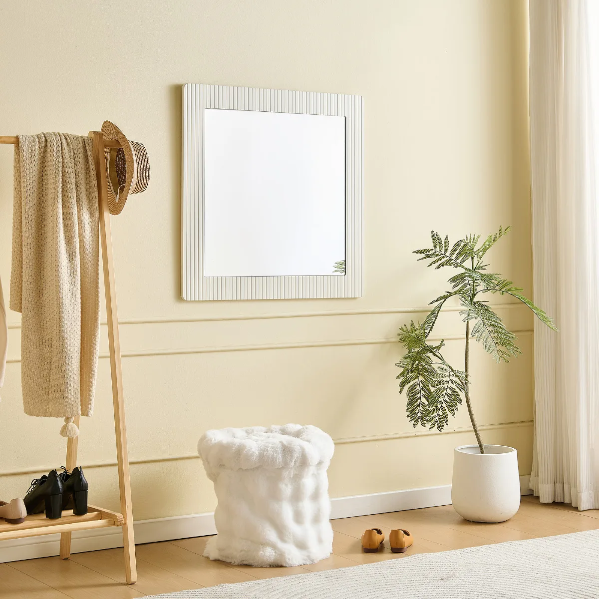 80x80cm Moderner Quadratischer Wandspiegel | Weißer Holzoptik-Rahmen, Klare Oberfläche für Flur, Schlafzimmer & Wohnzimmer Image