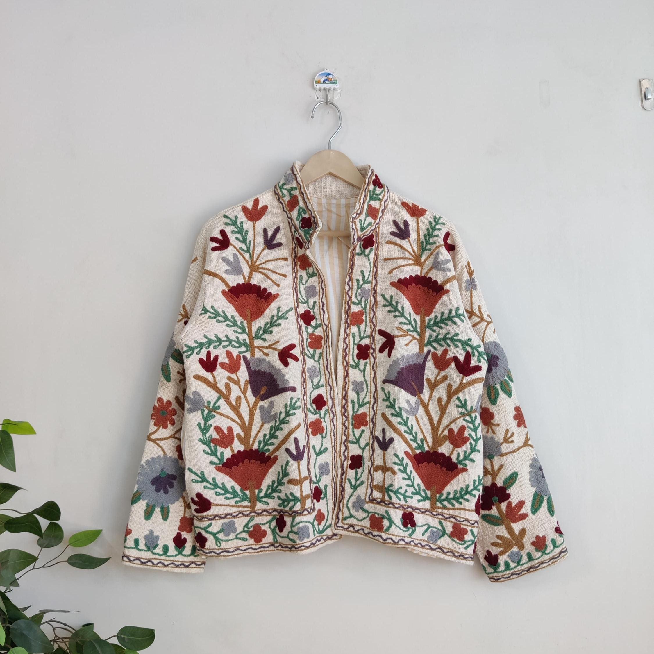Giacca con ricamo indiano Suzani, cappotto in cotone Suzani, giacca invernale, giacca corta in TNT Suzani, giacca in TNT ricamata a mano per donna