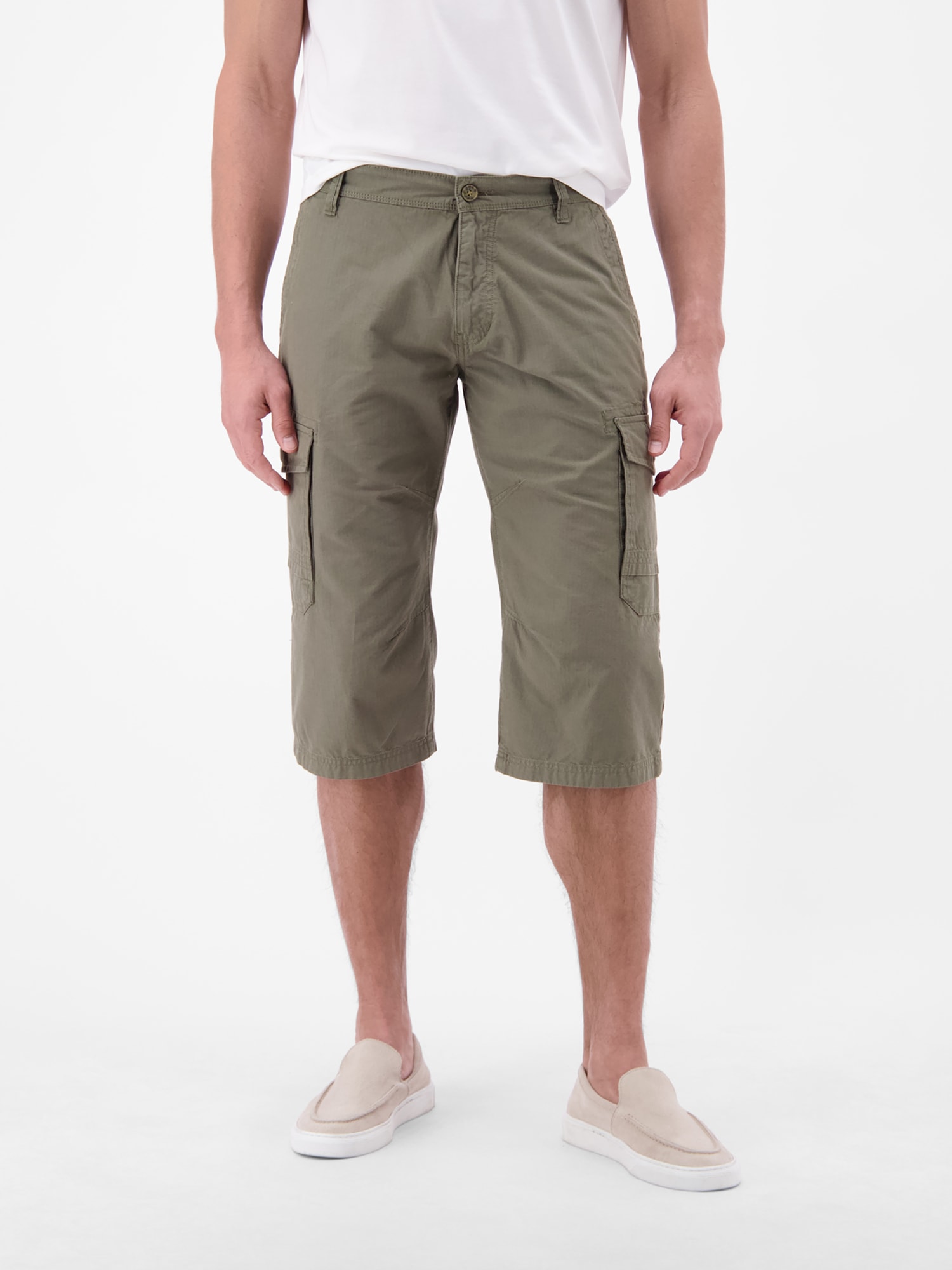 Cargoshorts LERROS "Bermuda mit Cargotaschen, lang geschnitten", Herren, Gr. 40, nordic olive, 100% Baumwolle, Hosen Image