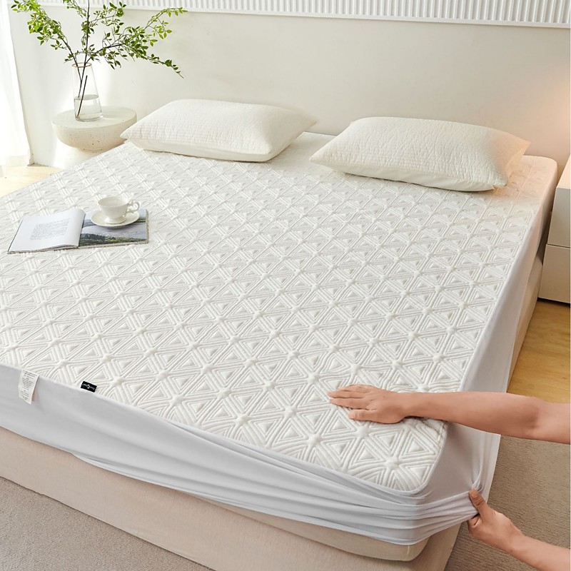 Waterproof Mattress Protector Thickened Quilted Bed Cover Waterproof Bed Pad Mattress Protector for Mattress with Air Layer
