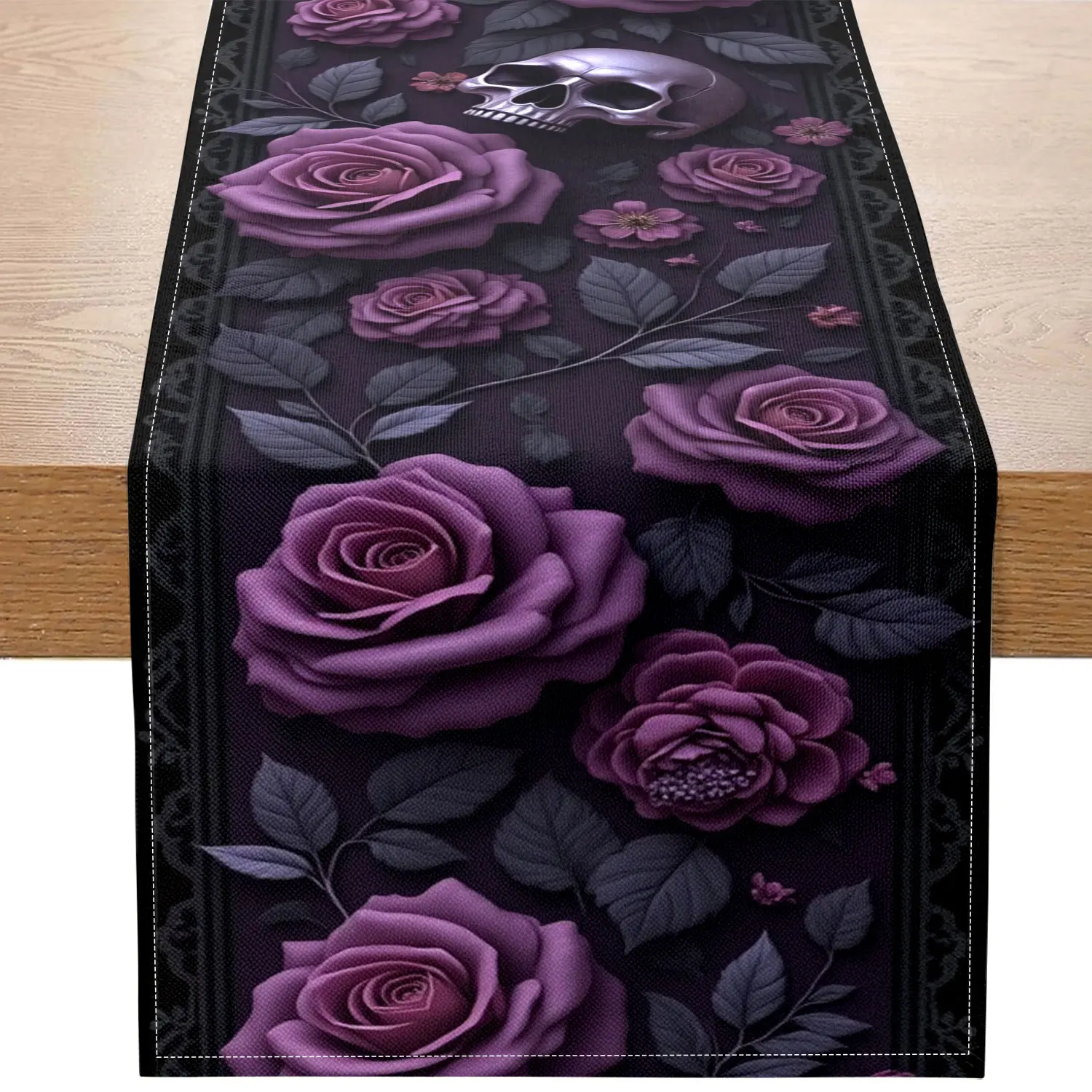 1-teiliger Tischläufer im dunklen Gothic-Stil, mit lila Rosen und Totenkopfmotiven, geeignet für Halloween-Partys und Gothic-Dekorationen