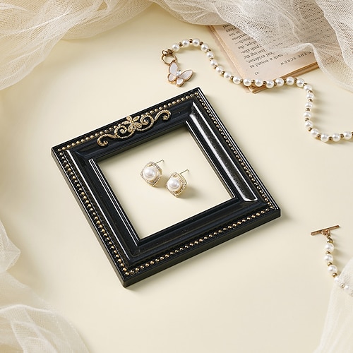 Quadratischer Ausstellungsrahmen mit dreidimensionalem Harzmuster, ideal zum Selbermachen, perfekt als Fotorequisite oder für die Dekoration kleiner Wohnungen. Image