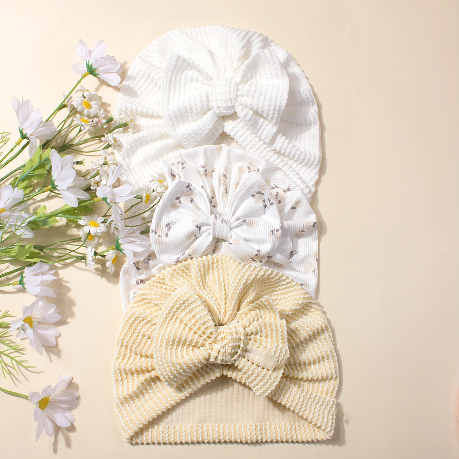 3-Farben-Set Neugeborenen-Mütze Niedliche gestreifte Baby-Schleifenmütze Bequeme Kindermütze Image