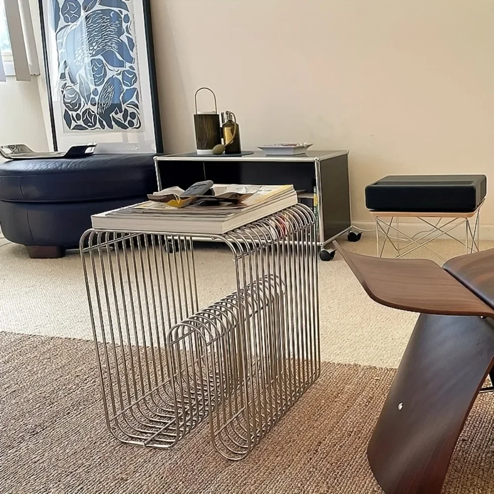 Moderner nordischer geometrischer quadratischer Beistelltisch – rote Macaron-Farbe, Gusseisenrahmen, keine Montage erforderlich, kompaktes Design