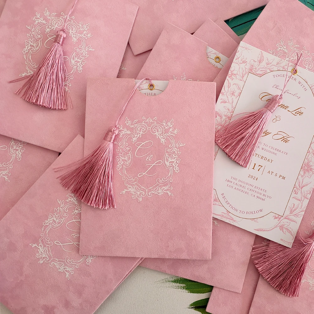 Hochwertige Maßgefertigte Hochzeitseinladungskarte Hellrosa Samtmaterial mit Individuellem Logo für Geschäftsveranstaltungen Image