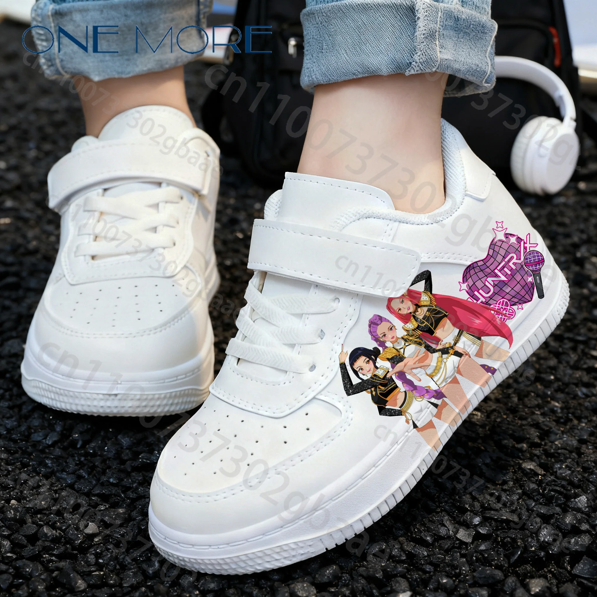 Beliebte KPop Demon Hunters Kinderschuhe für Jungen und Mädchen, heiß begehrte PU-Leder-Sneaker mit Aufdruck, dicker Sohle und schlichtem Design, Größe 28-40