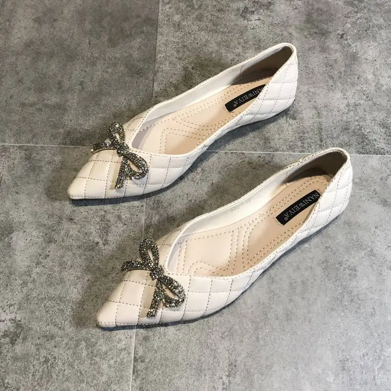 Scarpe basse da donna 2025 Scarpe casual femminili estive Scarpe basse da lavoro quotidiano di grandi dimensioni 42 43 44 45 46 Fiocco tinta unita di piccole dimensioni Nero
