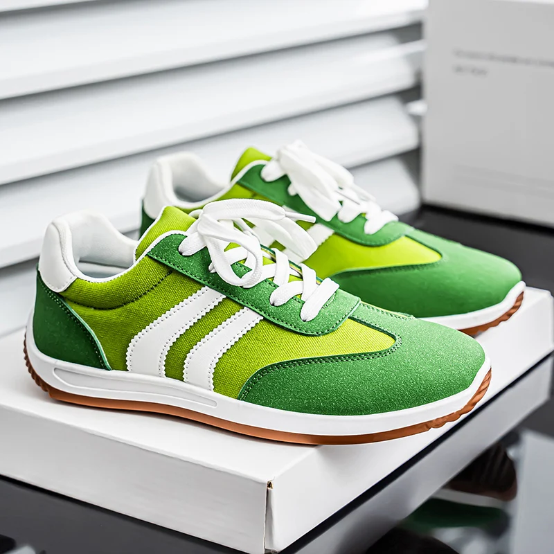 Frühling und Sommer Neue Mode Herrenschuhe, Vielseitige Retro-Sport-Freizeitschuhe, Leichte Übergrößen Atmungsaktive Weichsohlen-Sportschuhe Trendige Schuhe