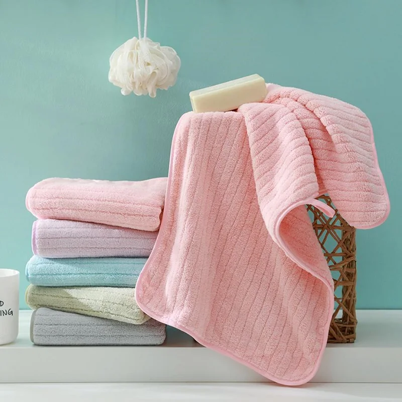 Asciugamani per il viso in pile di corallo Asciugamani morbidi per adulti a righe Asciugamani assorbenti Lavabo Asciugamani per doccia da bagno 14 * 29 pollici