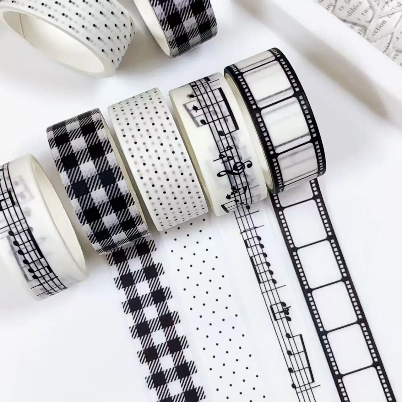 4-teiliges japanisches Papierband-Set: Erdbeer-Kuchen-Design für DIY-Projekte, Collagen, Basis-Material, Aufkleber, Dekoration, Geschenk Image