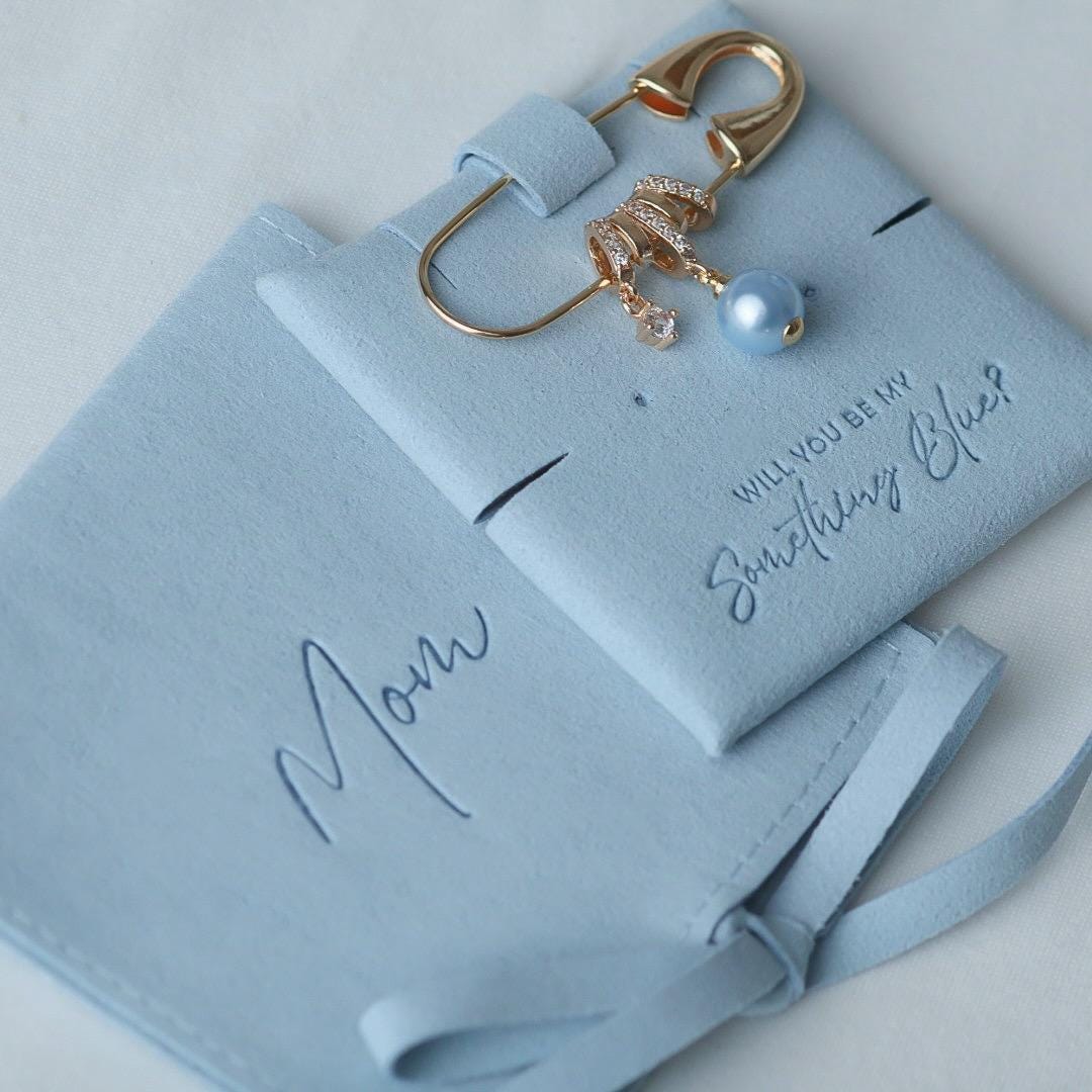 Spilla Something Blue per la mamma, regalo per la madre della sposa, vuoi essere il mio Something Blue?, spilla da sposa con perle, spilla per abito d