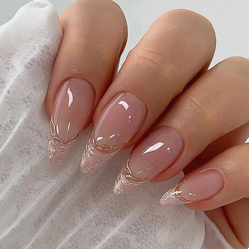 24 Stück/Set mittelgroße künstliche Nägel für Frauen und Mädchen, Mandelförmige Nagelspitzen, Nude-Rot, French-Style, goldene Streifen, zum Aufkleben, falsche Nagelkunst
