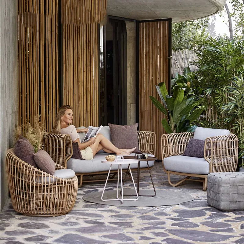 Rattan-Sofa im Freien, Garten, Südostasiatischer Stil, Rattan-Balkon, kleiner Couchtisch, Innenhof, Gartenmöbel-Kombination