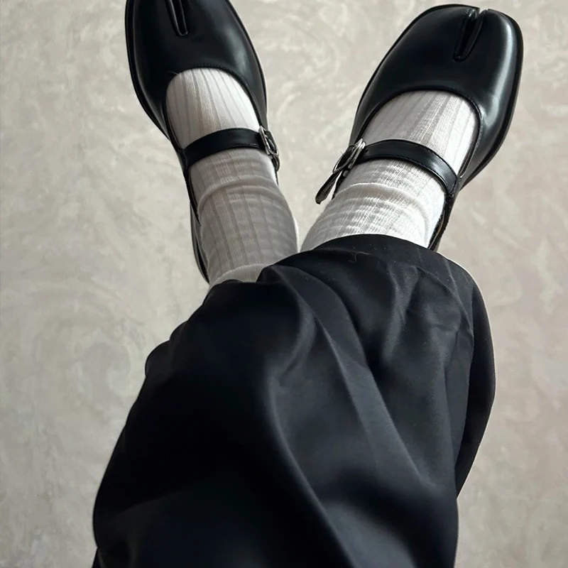 IPPEUM Tabi-Schuhe Flache Schuhe Burgunderrot Split-Toe-Schuhe Übergröße 44 Loafer Braun Schwarz Leder Damen Mary Janes Tabis