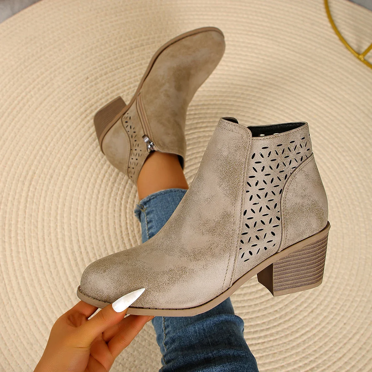 Frauen Stiefeletten 2025, Neue Große Größe Mode Stiefel Spitz Platz Ferse Frauen Schuhe Herbst Winter Seite Zipper Damen Schuhe