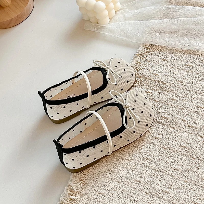 Freizeitschuhe für Kinder, Sandalen, Mesh-Schuhe mit Schleife, bedruckt, Sommerschuhe für Mädchen, weicher Boden, rutschfest, atmungsaktiv, rosa, schwarz, Größe 21–34