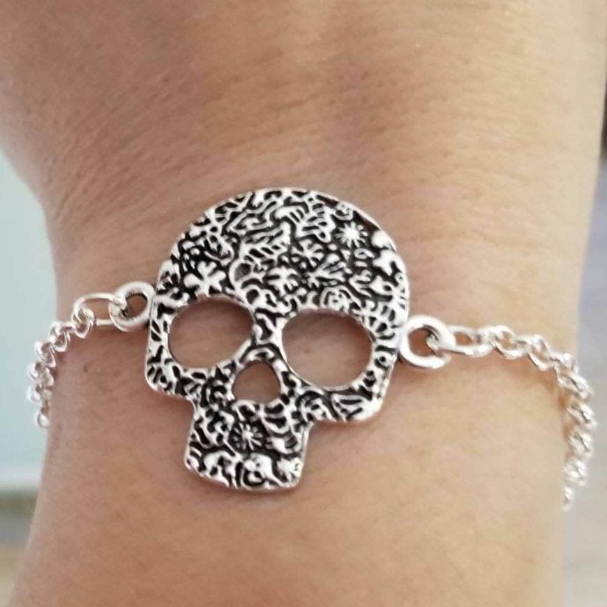Bracciale con teschio floreale in argento, gioielli con teschio, bracciale con ciondolo a forma di teschio grande, gioielli unisex, gotico, teschio di