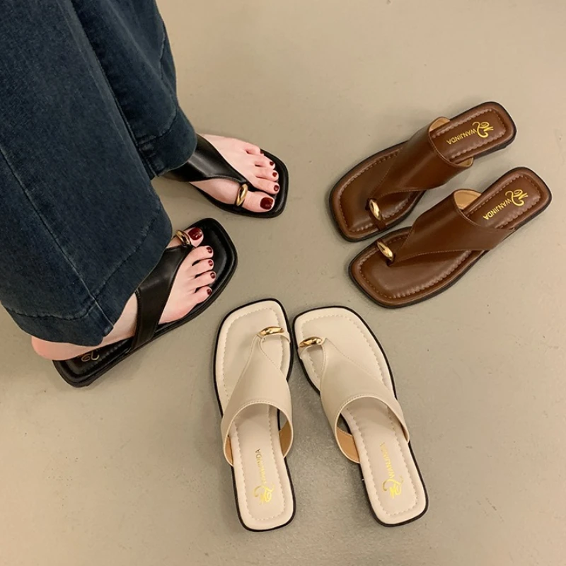 Vintage Sommer Damen Pantoletten mit Niedrigem Absatz Outdoor Gladiator Schuhe Damen Outdoor Strand Urlaub Metall-Clip Zehentrenner