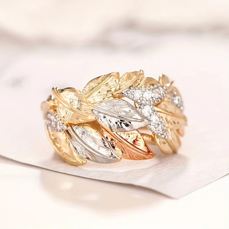 Exquisiter Vintage-Fingerring mit dreifarbigem, handgeschnitztem Blattdesign für Damen, modischer, kreativer Schmuck für Bankette und Festivals Image