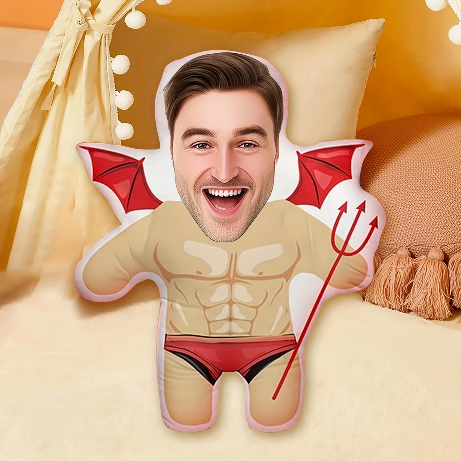 Maßgeschneidertes Porträtkissen mit Fledermausgesichtigkeit, perfekt für Geburtstage, Halloween oder als Geschenk für Ihren Freund. Image