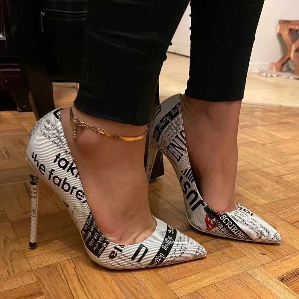 Tikicup Zeitungsdruck Damen Modedesign Spitze Zehen High Heel Schuhe Schwarz/Weiß Kleid Sexy Slip On Flache Stiletto Pumps