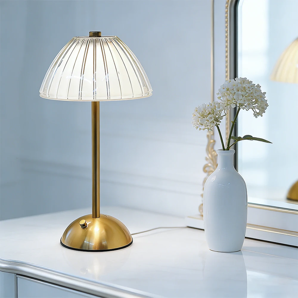 Lampe de table LED portable avec capteur tactile, lampe rechargeable sans fil en laiton doré, lampe de chevet/lampe de nuit/lampe de table de restaurant/lampe d'extérieur