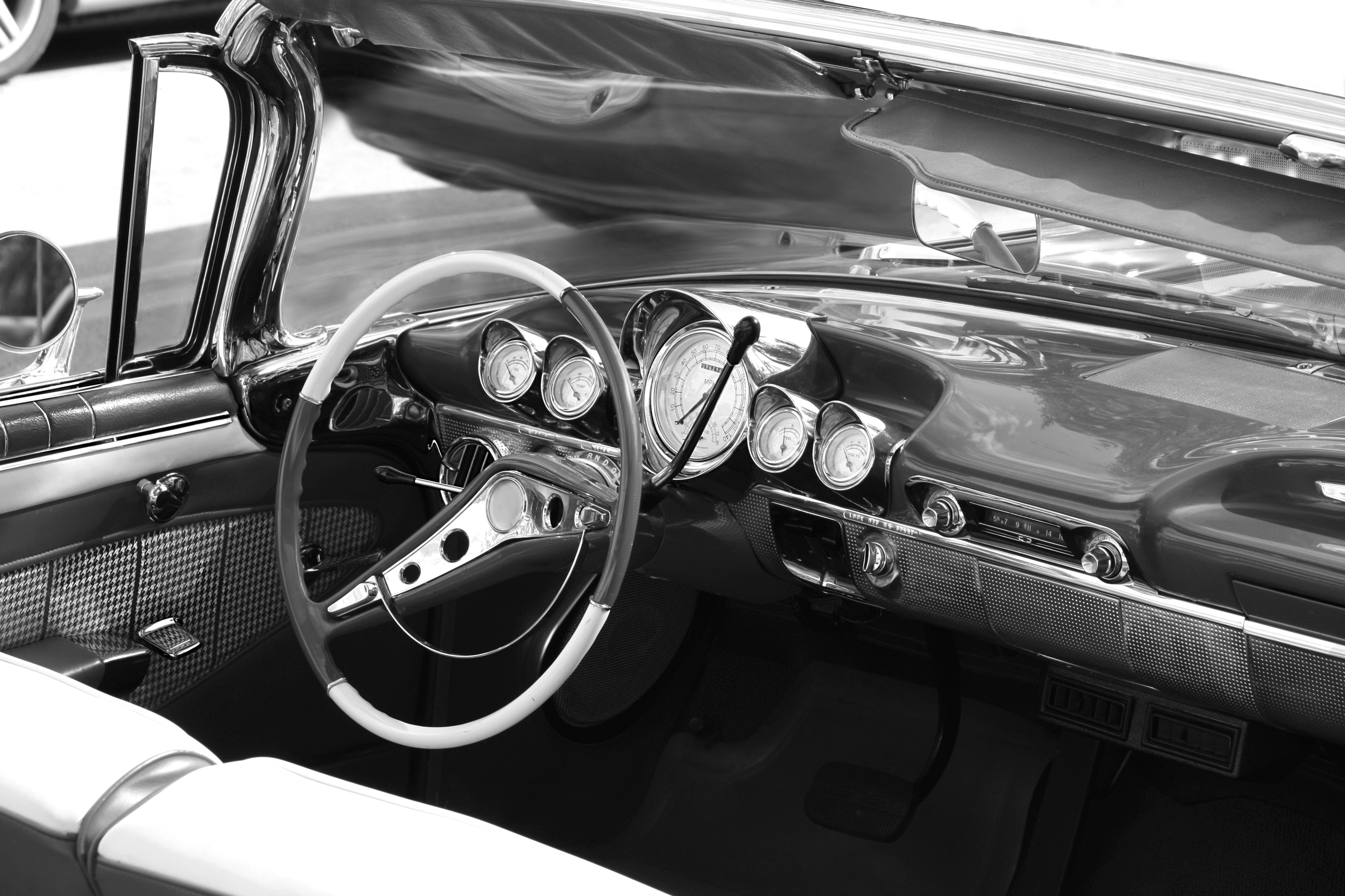 Fototapete PAPERMOON "Auto Schwarz & Weiß", schwarz (schwarz, weiß), B:3m L:2,23m, Vlies, Tapeten Image