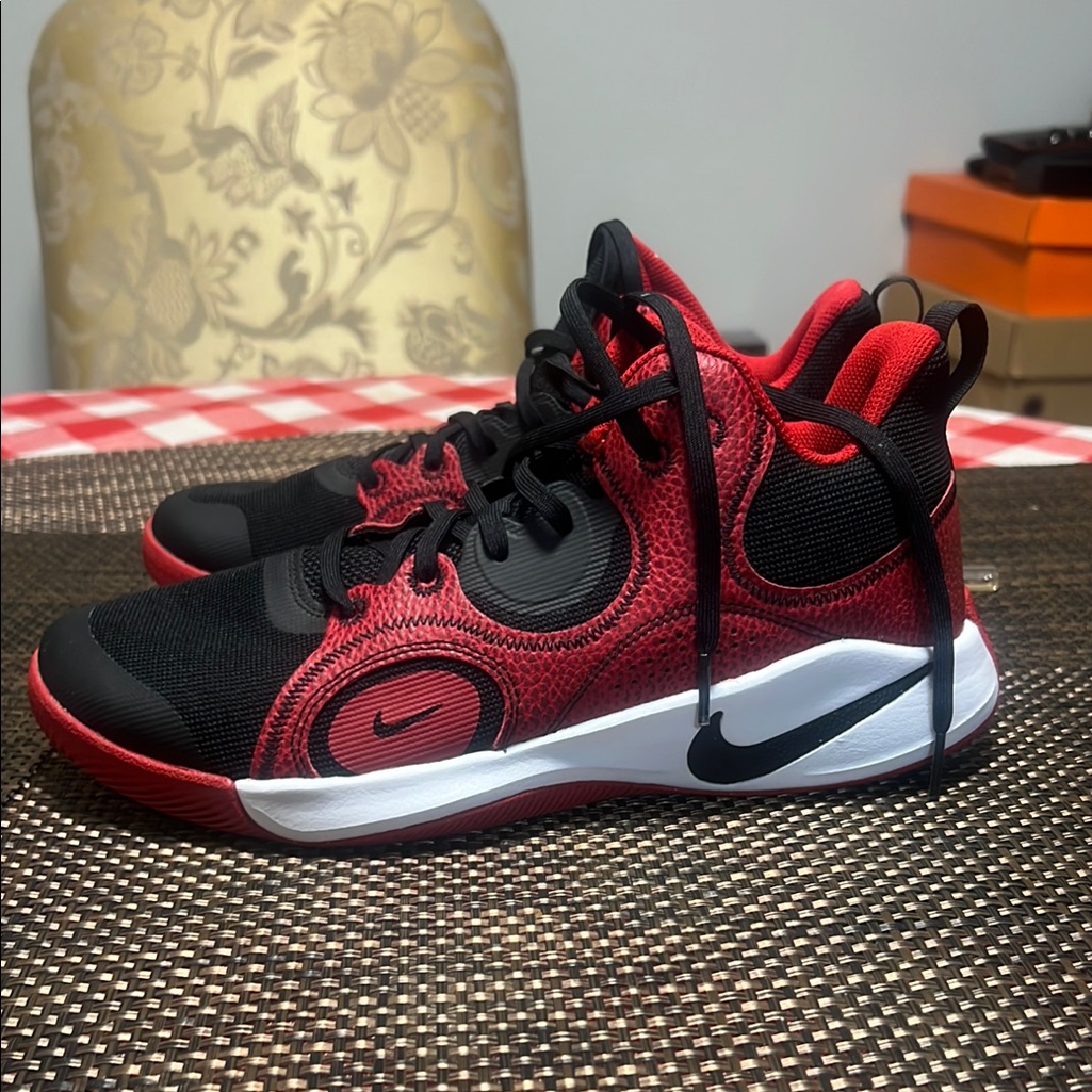 Nike Shoes | Men’s Nike Red And Black Sneakers | Color: Black/Red | Size: 9.5