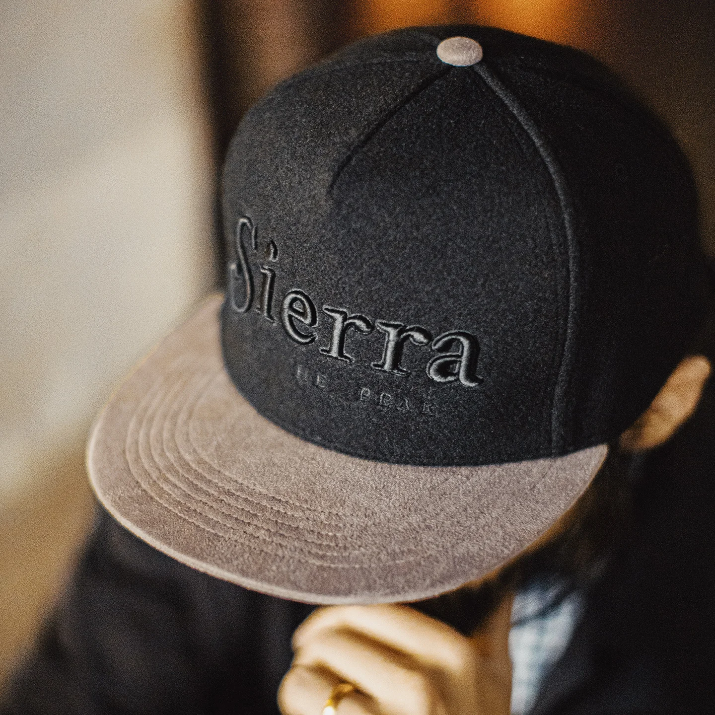 Maden 3D-gestickte Buchstaben-Baseballkappe, schwarz, Unisex, runde Oberseite, flache Krempe, verstellbare Freizeithüte für Streetwear, Hip-Hop