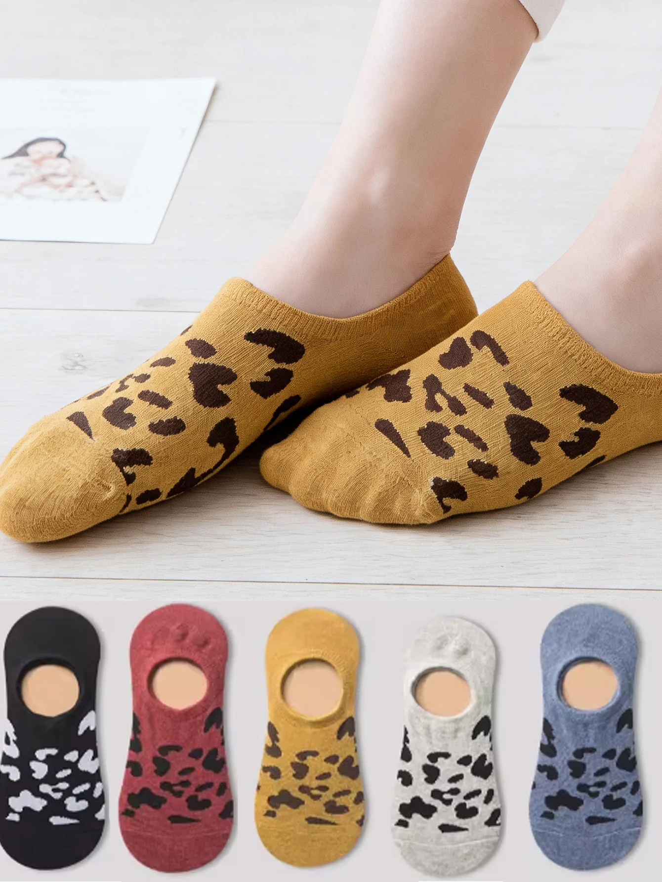 1/5 Paar Damen-Socken mit Leopardenmuster, unsichtbare Knöchelsocken | Mehrfarbige Optionen | Rutschfestes Silikon-Design | Niedliche Alltagskleidung Image