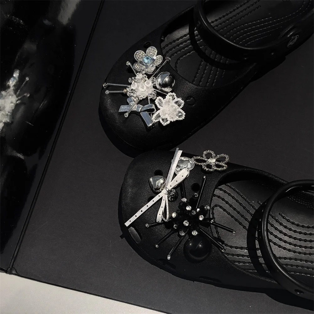 1 Set Neue Schuh-Charms für Ballerinas & Mary Janes – Dekorative Windtunnel-Höhlen-Blumen-Röhrenperlen, Schleifenschnallen im Duft-Stil