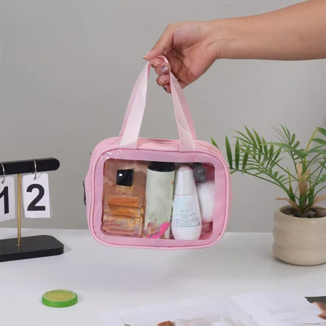 Set di Trucchi Semicircolare per Donne Pochette Cosmetica in Plastica Trasparente TSA Borsa da Viaggio Impermeabile in TPU PVC per Trucchi e Articoli da Toeletta Eco-Friendly