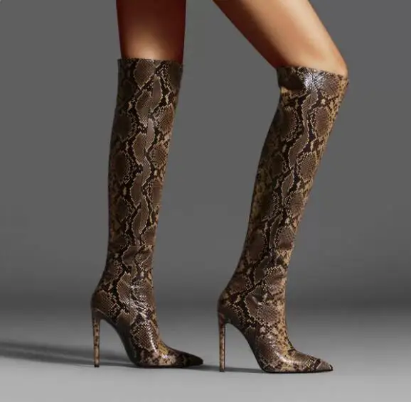Herbst Braun-Blaue Python-Schlangenleder Schlanke Kniehohe Stiefel für Damen Spitze Zehenpartie Slip-On Laufsteg Moderne Lange Stiefel Schuhe