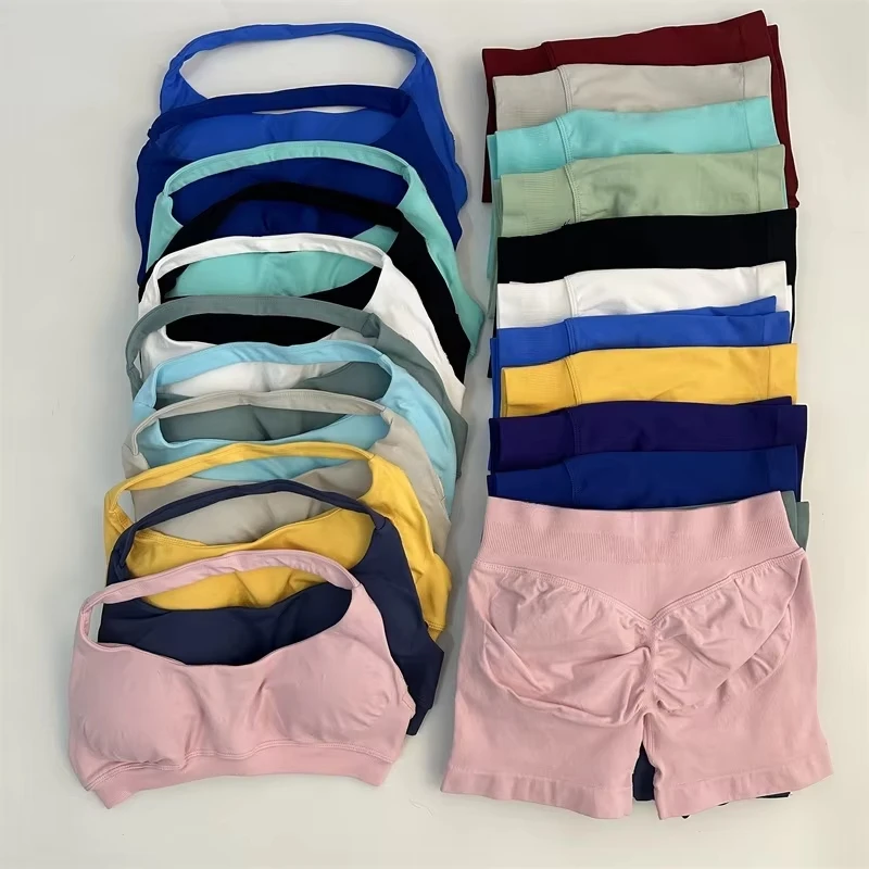 Ensemble de sport 2 pièces pour femme Impact : soutien-gorge de sport à col halter et short froncé, tenue de yoga sans couture pour la gym et l'entraînement physique