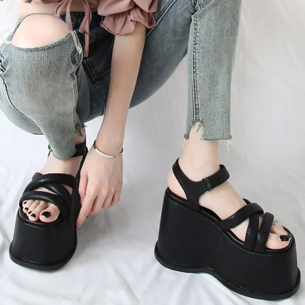 2026 Schwarze Plateau-Sandalen mit Keilabsatz, sexy, sommerlich, neu, offene Zehenpartie, Outdoor, lässig, römische Sandalen, Street Fashion Damenschuhe