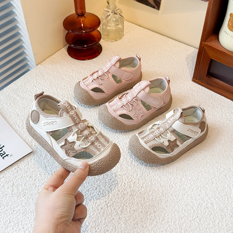 Mädchen Freizeitschuhe Ausgehöhlte Rutschfeste Kinder-Sandalen Zehenschutz Anti-Kick 2026 Sommer Neue Kinder-Strandschuhe Atmungsaktives Mesh Image
