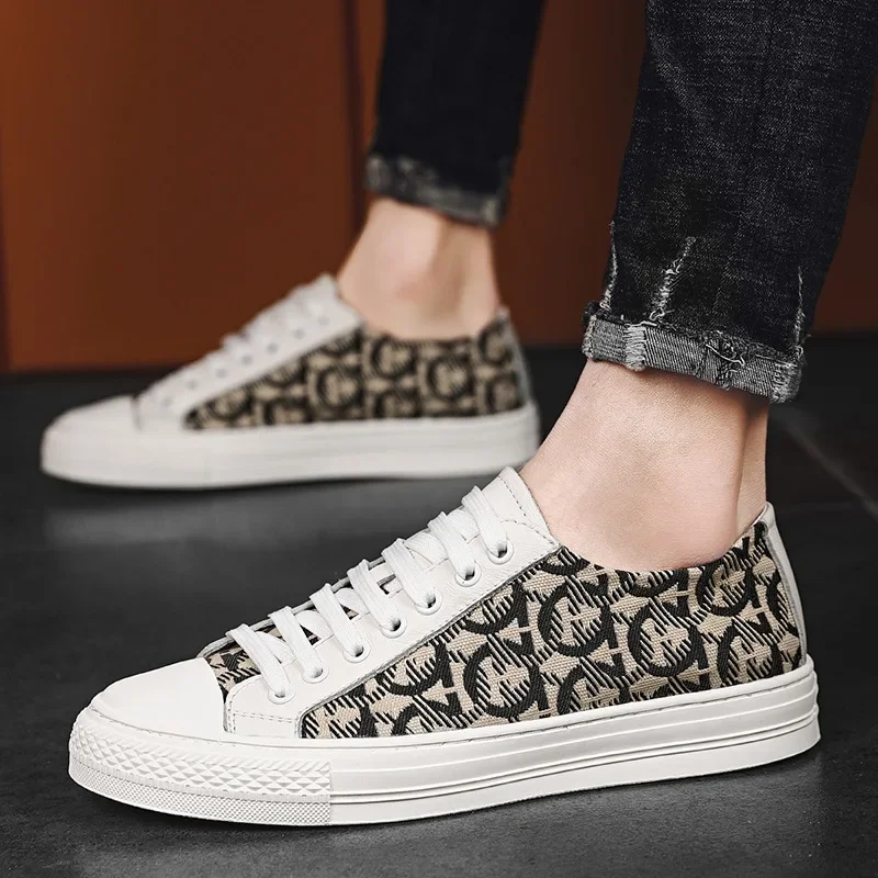 Trendige Herren Freizeitschuhe aus Kuhleder und Canvas Flache Skaterschuhe für Junge Männer Schnür-Loafer